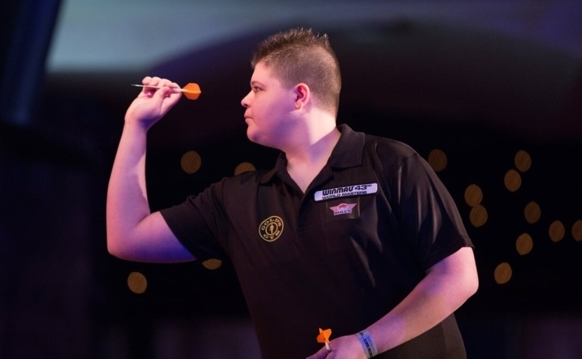 Justin wint opnieuw Winmau World Masters Boys titel!