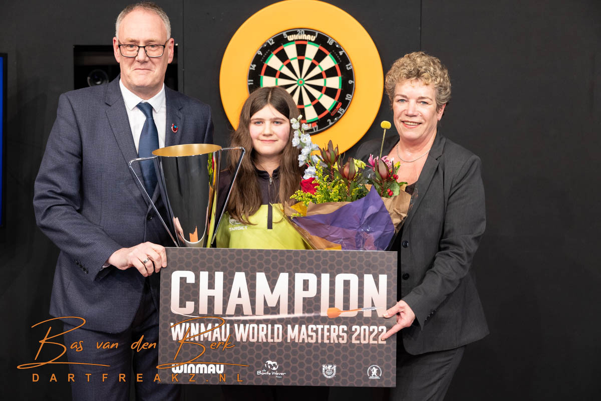 2022-12-11 ASSEN, NETHERLANDS- DECEMBER 11: Dartsplayer playing at the Winmau World Masters 2022 on December 11 2022 in Hotel de Bonte wever, Netherlands (Photo by Bas van den Berk/Orange Pictures)