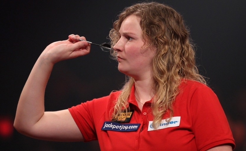 Aileen de Graaf wint Nederlandse Darts Bond
